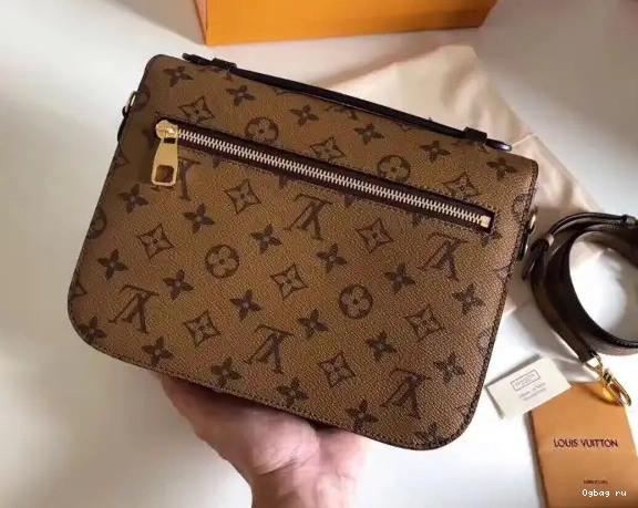 Louis POCHETTE Vuitton METIS 0427